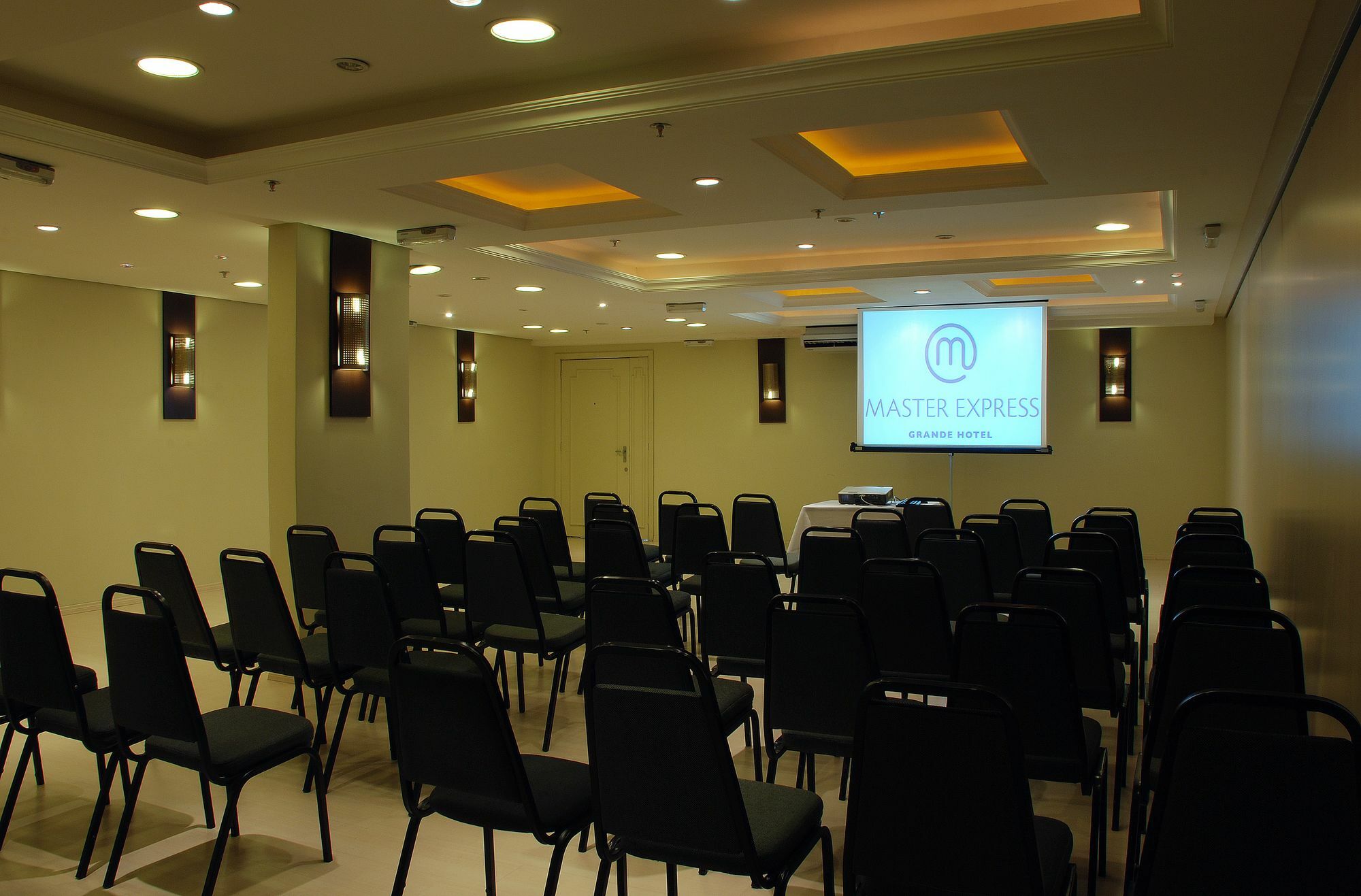 Master Grande Hotel - Proximo Ao Palacio Do Governo Porto Alegre Eksteriør bilde